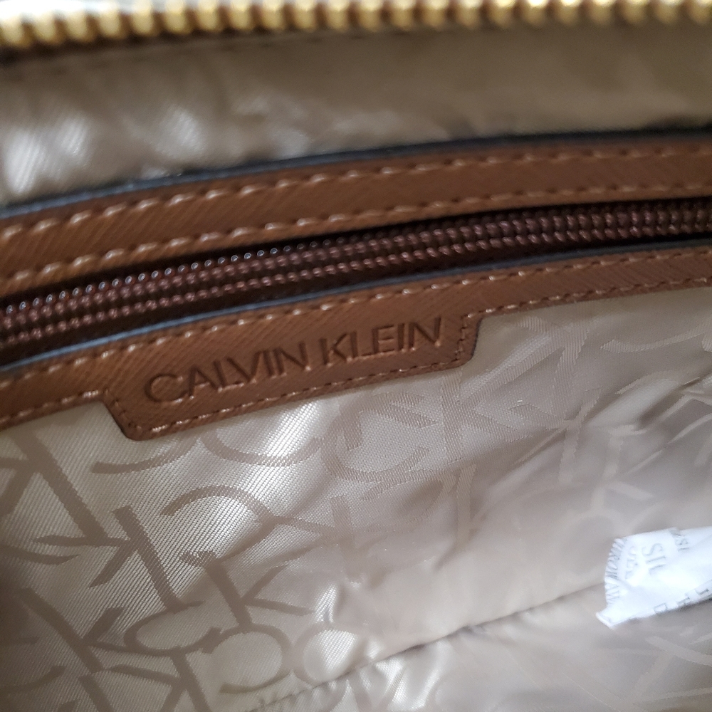 Large monogramme wristlet clutch - Picture 9 of 9